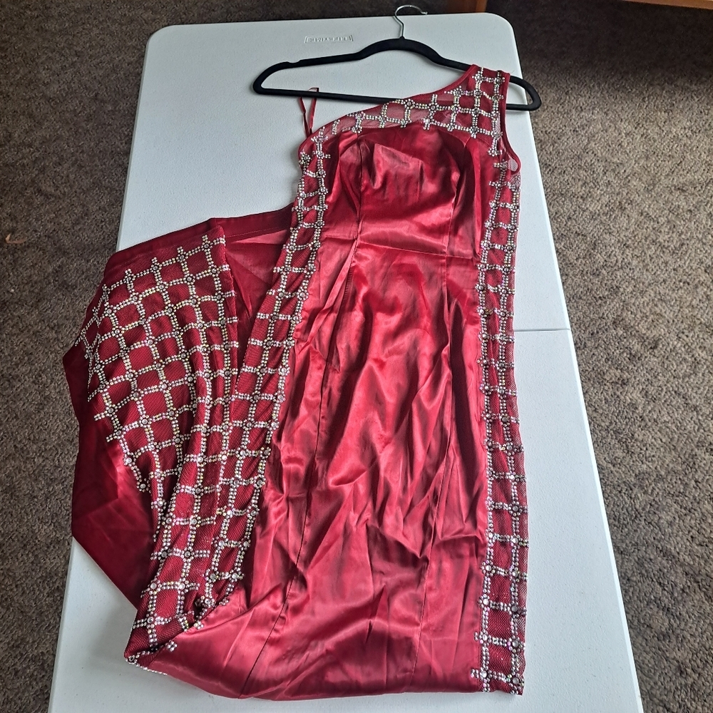 Fashion Nova Burgundy Embellished Maxi dress - Picture 4 of 6